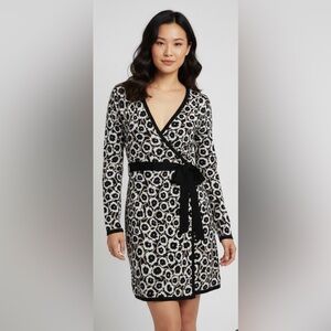 Diane Von Furstenberg Dress Womens Size‎ XXS Black Animal Print Classic Knit